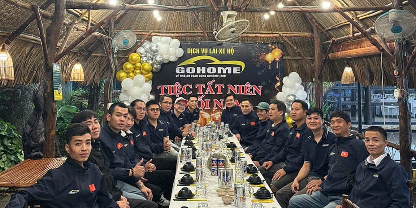 Tài xế Gohome BMT quây quần trong tiệc tất niên